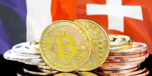 Bitcoin sur un drapeau suisse symbolisant l’imposition des cryptomonnaies en Suisse, incluant Genève et Zurich.